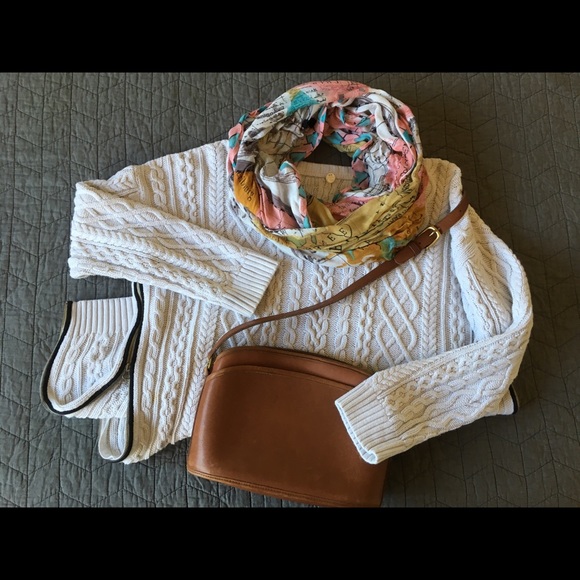 Margaret O’Leary Side Zip Tunic Sweater in Cream - Picture 2 of 7